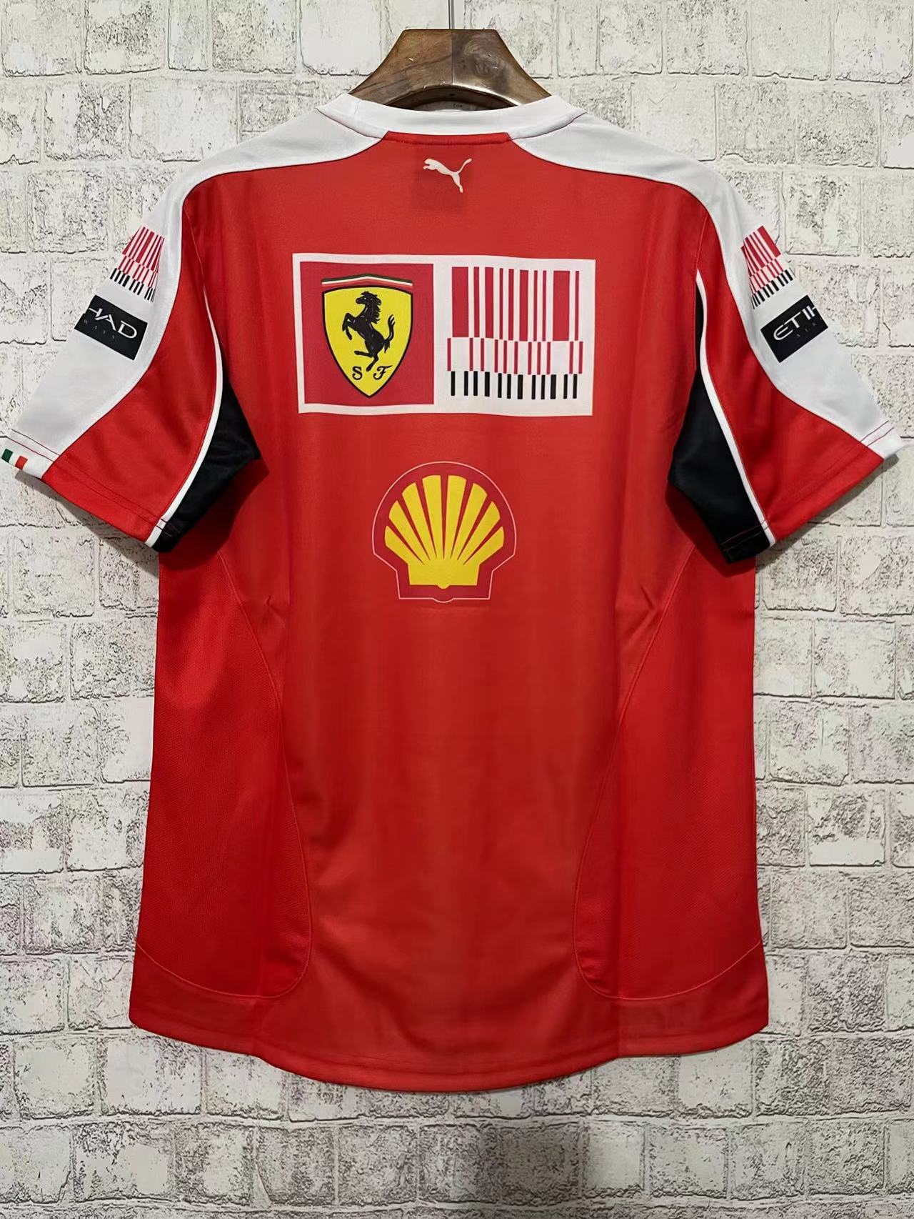 Camiseta Ferrari retro 2010